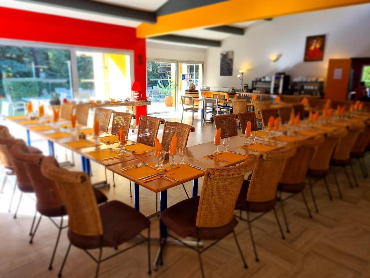 Hotel Restaurant Le Mas De L'Olivier Pont-Saint-Esprit Bagian luar foto