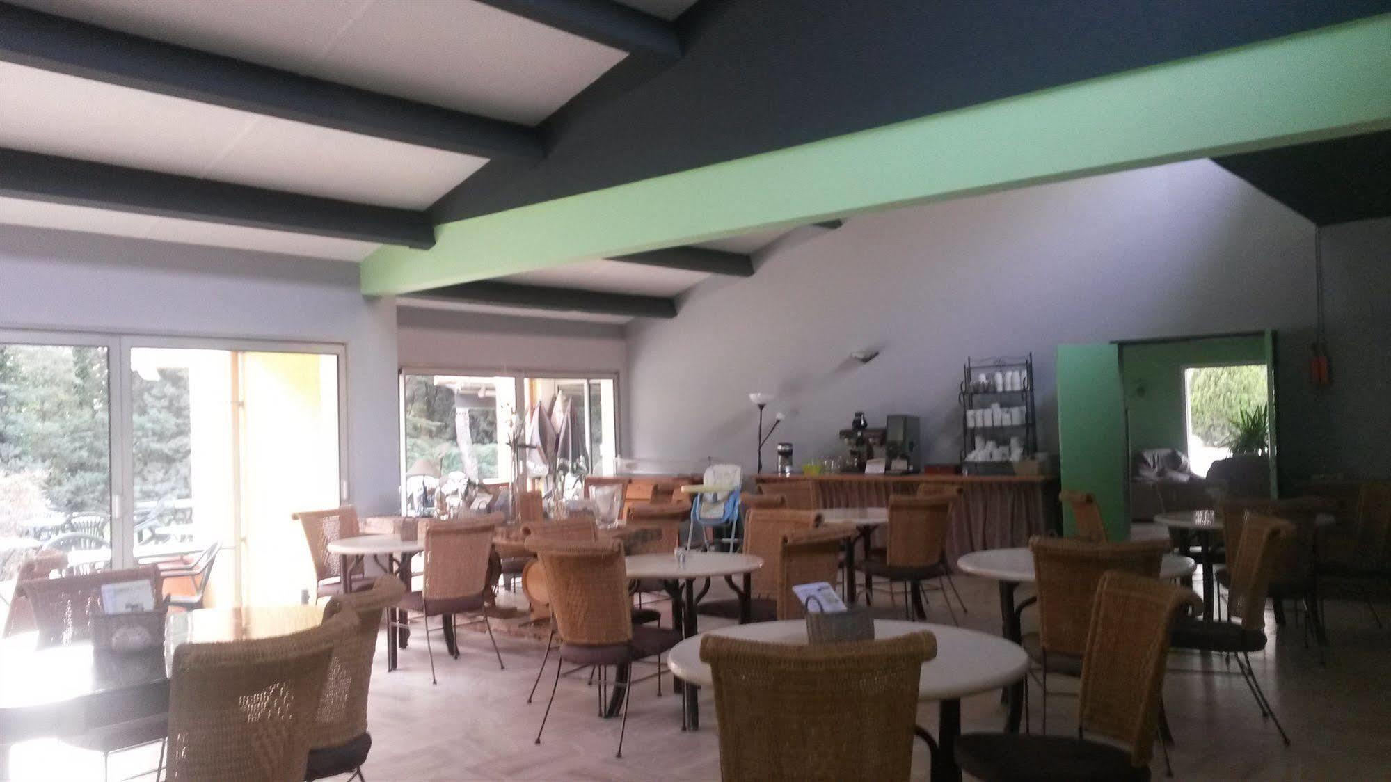 Hotel Restaurant Le Mas De L'Olivier Pont-Saint-Esprit Bagian luar foto
